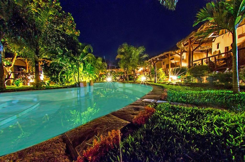 Le Zahir Lodge Амбатолоака Екстериор снимка